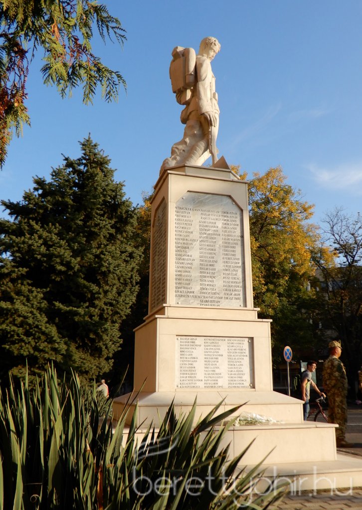 A II. világháború áldozataira emlékeztünk 01